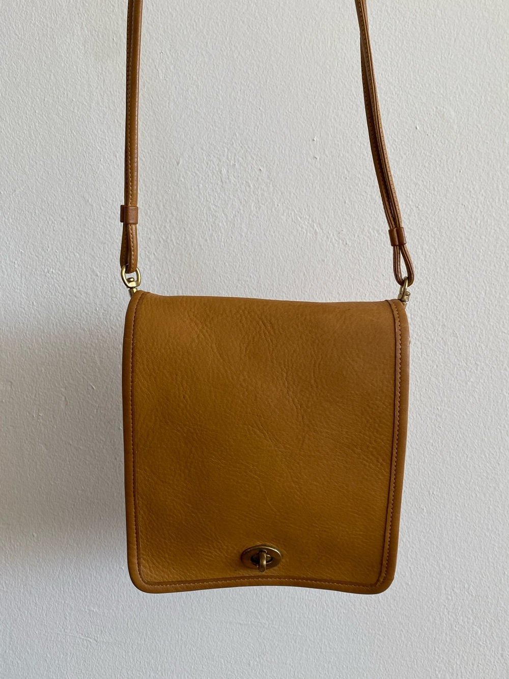 Rare Vintage Coach 70s Made in NYC Compact Pouch in Saddle (9620)